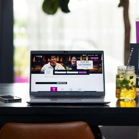 Moxy Glasgow Sec ภายนอก รูปภาพ